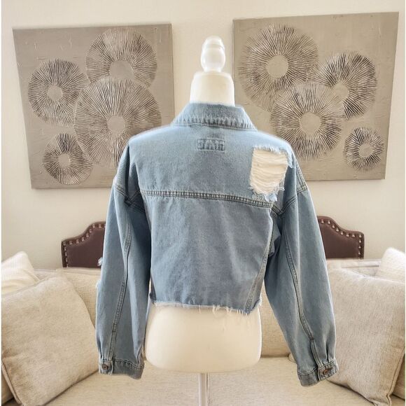 Forever 21 Cropped Distressed Frayed Denim Jacket Sz Med - Picture 7 of 11